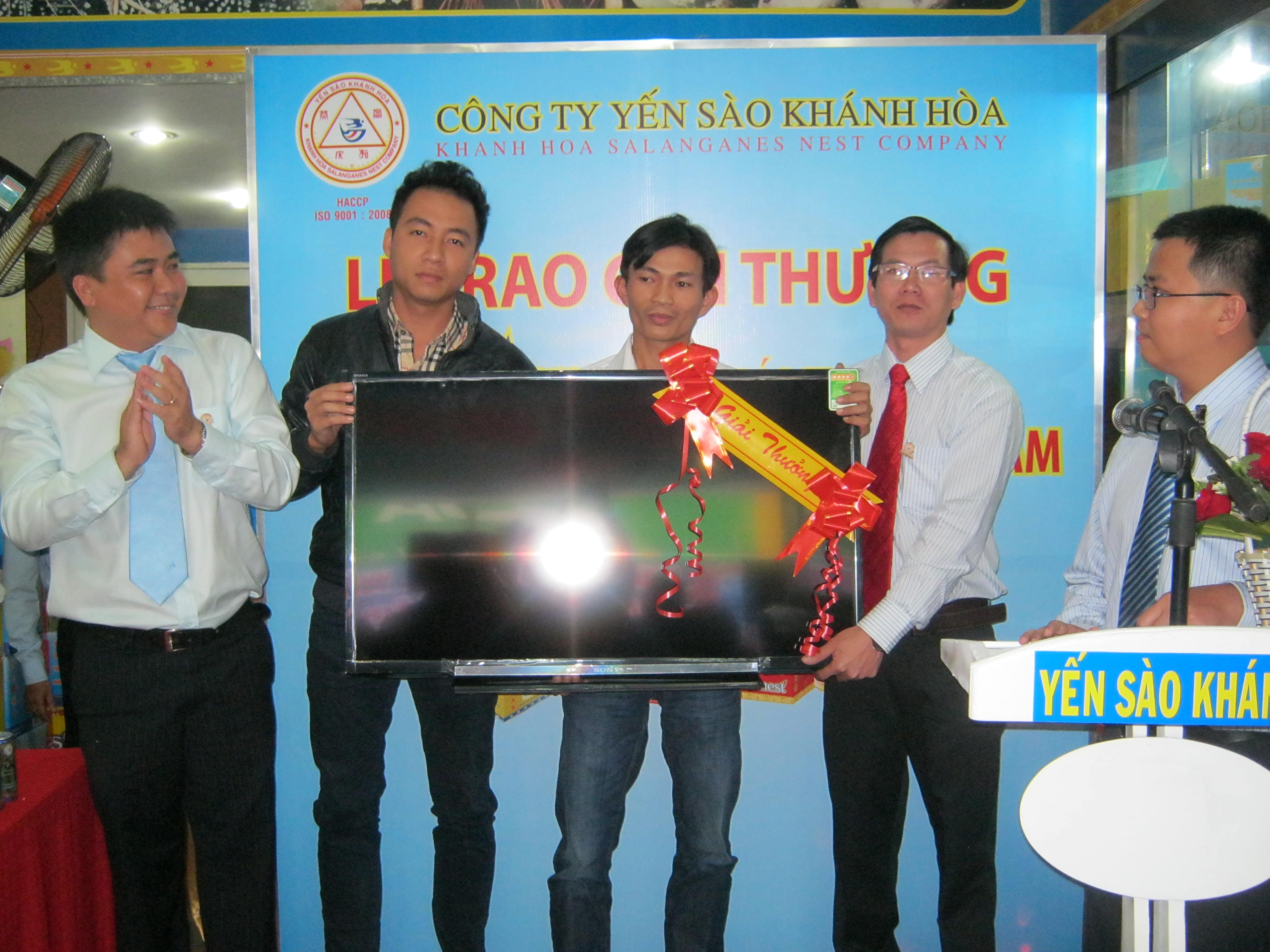 http://yensaokhanhhoa.com.vn/yensao/app/webroot/upload/images/Trao%20giai%20tai%20Tp_Da%20Nang%2004-1-2014.jpg